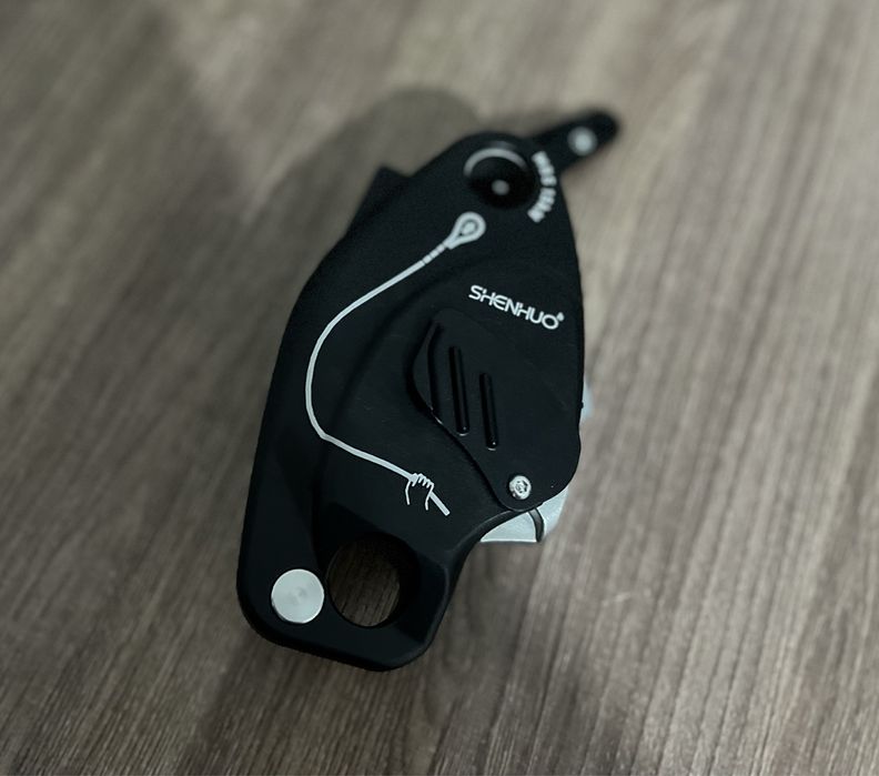 Спусковое устройство