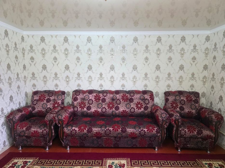 Диван сатылады срочно