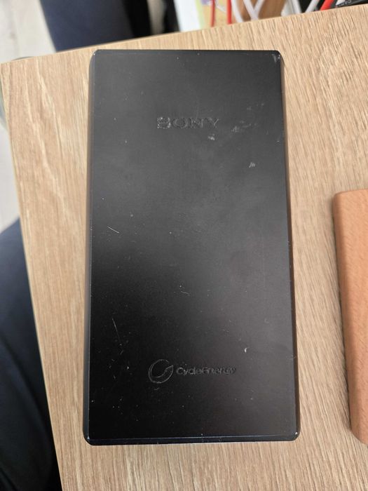 Sony CP-S20 CycleEnergy — външна батерия 20000 mAh, 4x USB