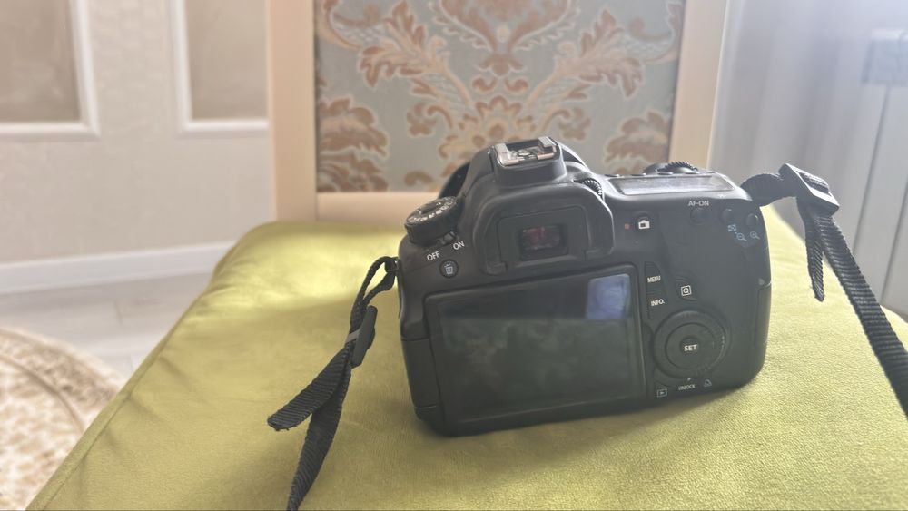 Фотоопарат canon eos 60d б/у торг есть