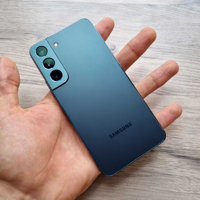 New! Galaxy S22 8GB/256GB "Snapdragon 8 Gen 1"