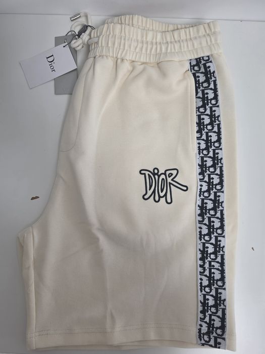 Vand pantaloni scurti Dior