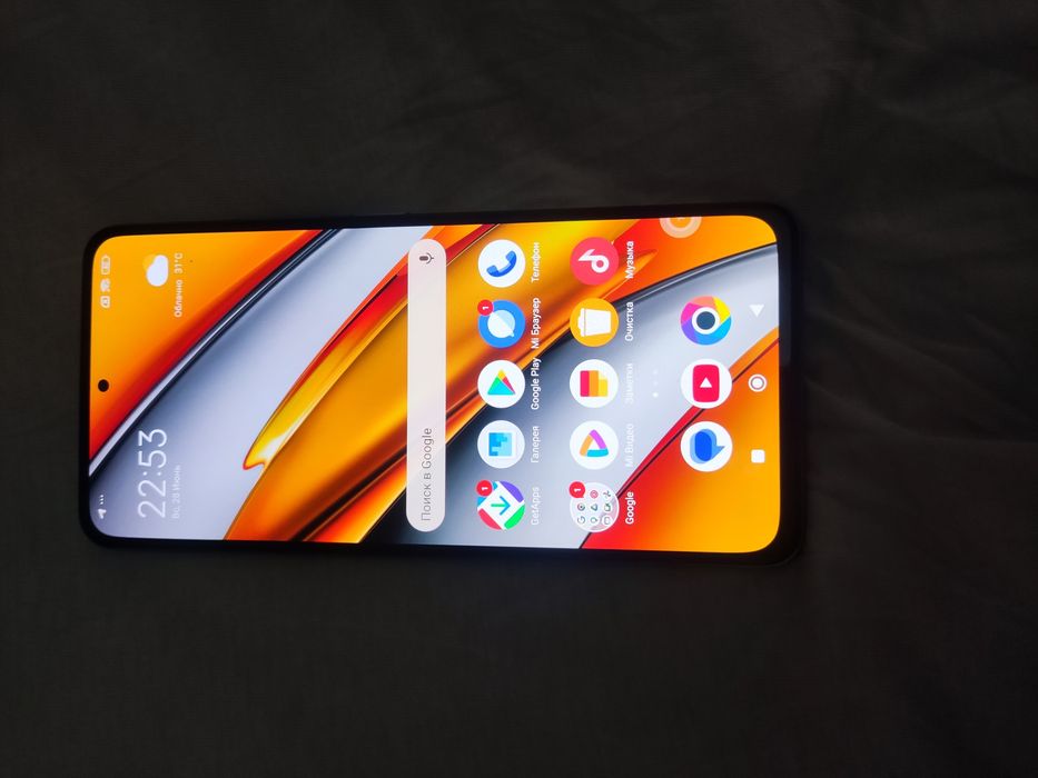 Продам смартфон Poco f3