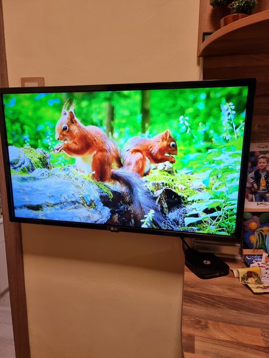 Смарт телевизор LG  32 инча - Full HD Smart LED