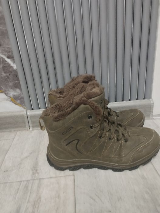 Продается мужские  сапоги