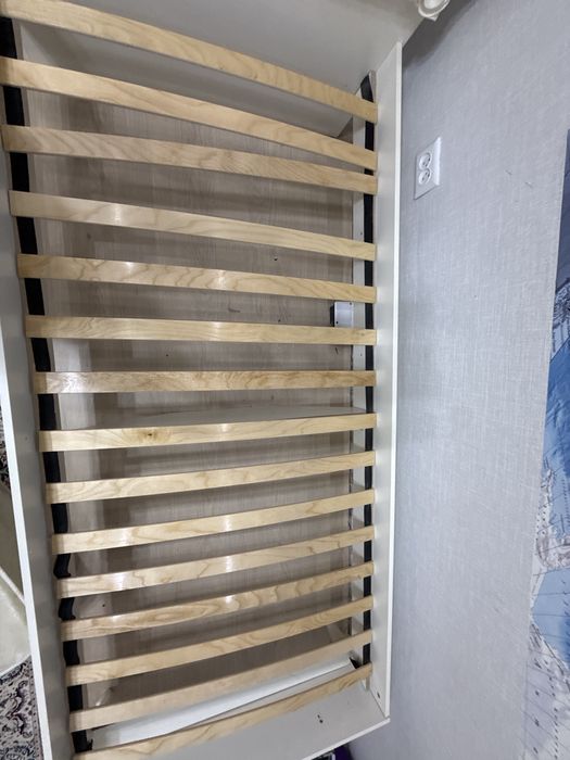 Кровать односпальная