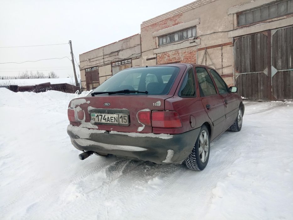 Продам форд эскорт
