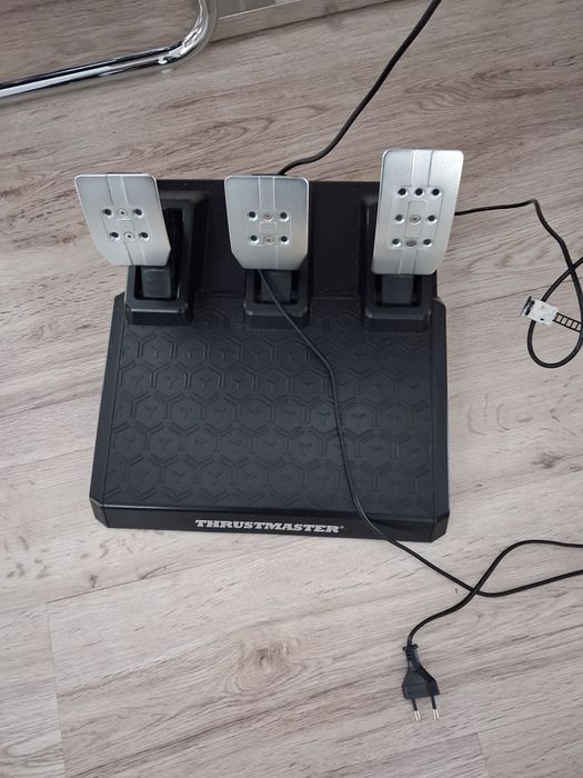 Vând volan Thrustmaster  T 248 pt XBOX și PS