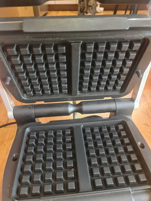 Продается Tefal OptiGrill+ для приготовления стейков, вафлей и тд.
