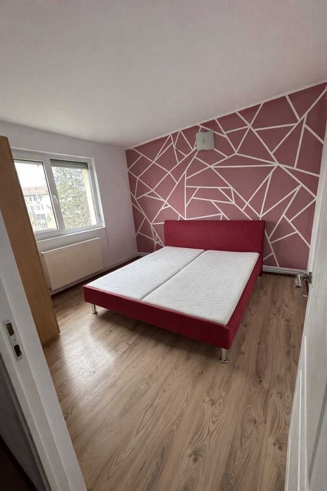 Apartament 2 camere decomandat - zona Milcovului, Campina