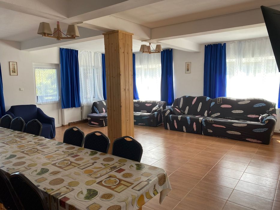 Cabana de inchiriat 11 camere 22 persoane muntele rece  jud. Cluj