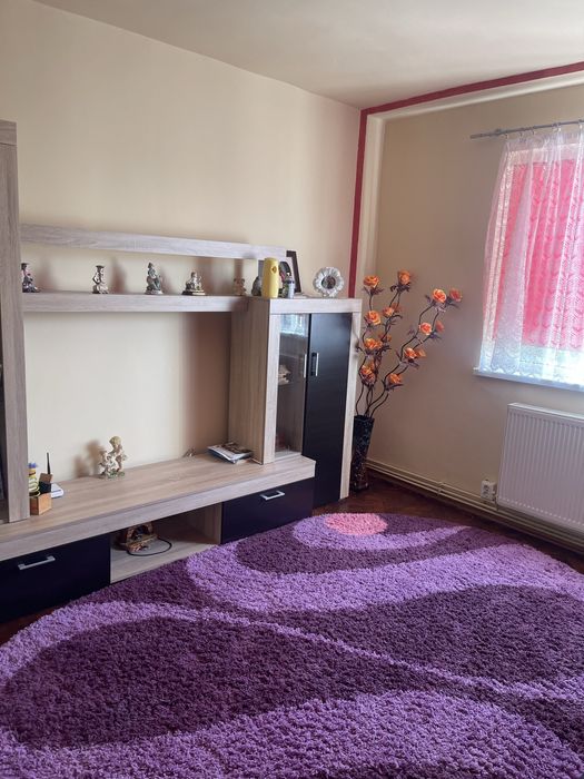 Persoana fizica vand apartament decomandat 2 camere - etaj 4
