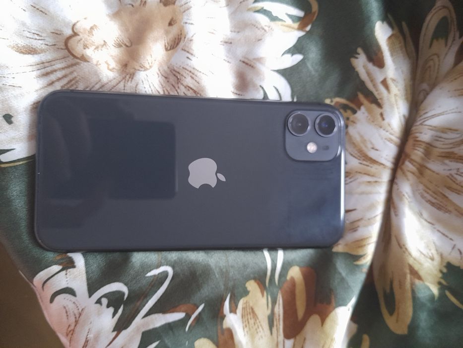 Продам IPhone 11