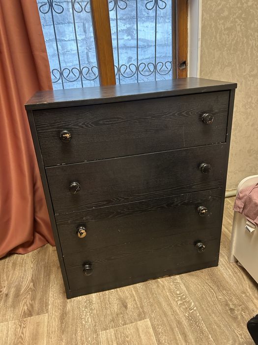 Продам черный комод с 4 ящиками