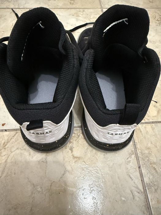 Vand   adidasi de baschet pt copii Tarmak Nr : 32