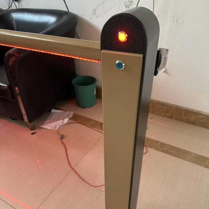 Автоматична паркинг бариера с дължина на рамото 2.5 метра