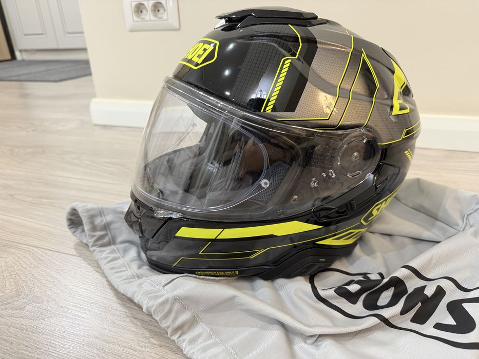 Shoei GT-Air II Aperture TC-3 (finisaj lucios, în culorile negru, gri și galben-neon).