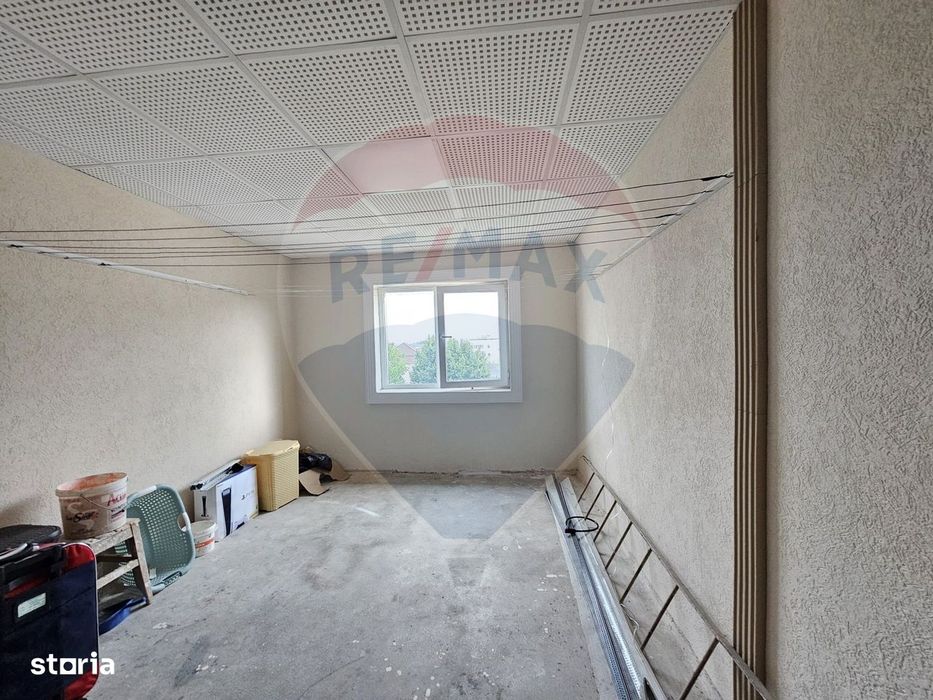 Apartament cu 3 camere de vânzare