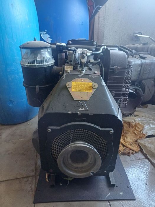 Бензинови и дизелови двигатели за косачки.