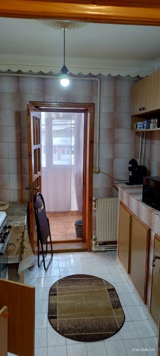 Inchiriez ap. 2 Camere et.1 Dorobanti/bariera