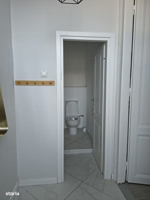 Apartament in zona centrala,finisat (cladire istorica ),mobilat,cu par