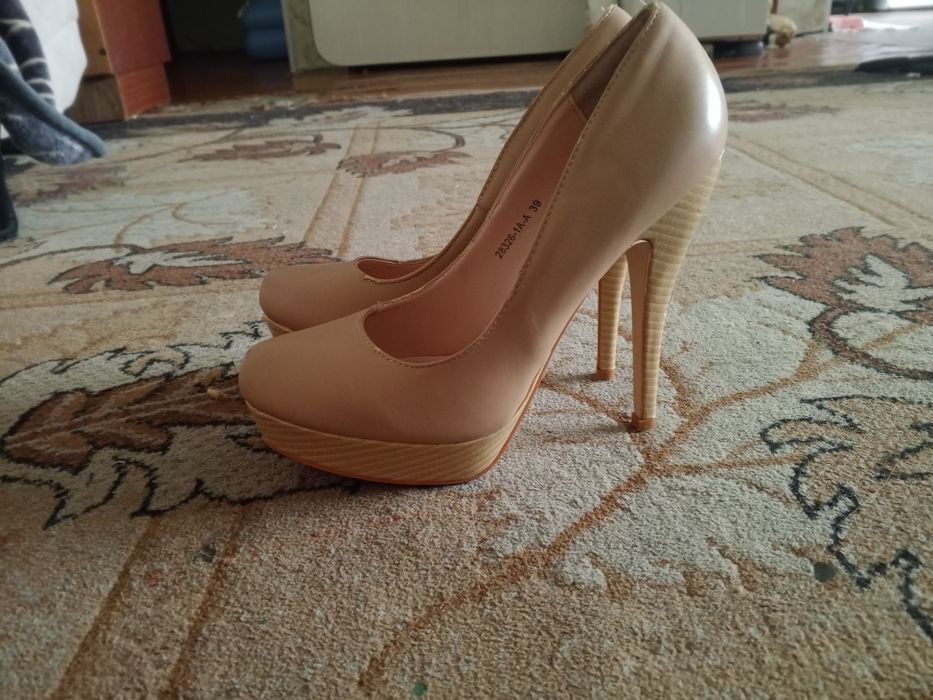 Продаю туфли размер 39