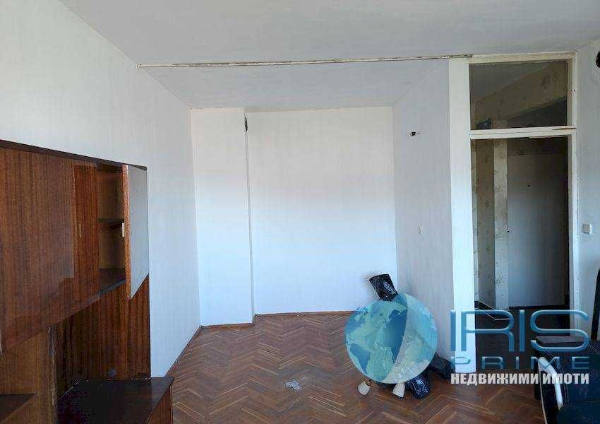 Продава се Едностаен апартамент в Шумен, Център - 42 кв.м за 1154 €/кв.м - Снимка #1