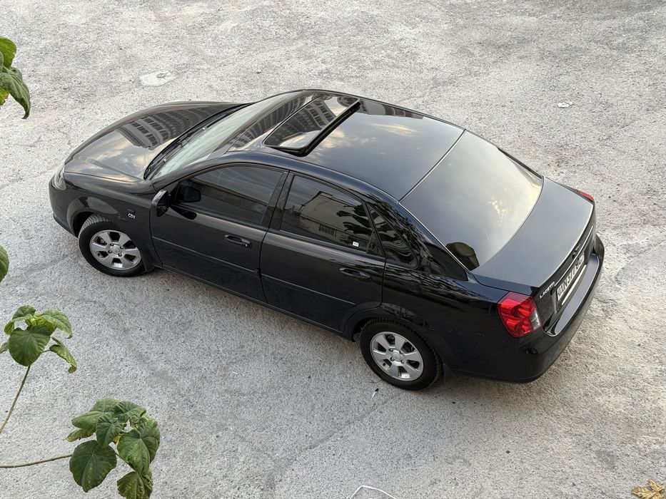 Продается черный Chevrolet jentra