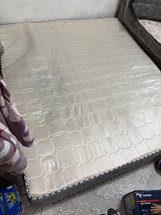 Отдам даром матрас 2*1,80размер