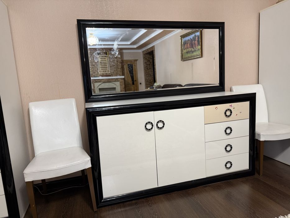 Шкаф сервант , гостинная мебель