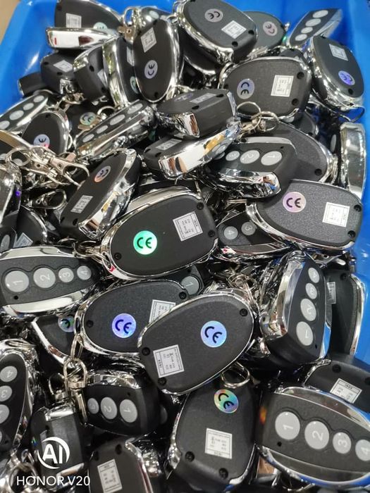 Продам пульт д/у для шлагбаумов и секционных ворот