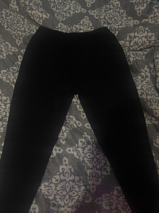 Pantaloni guess aprp noi(rsp doar la msj pe nr)