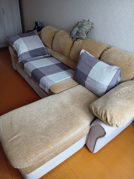 Продам диван угловой