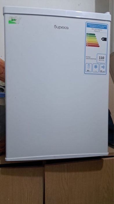 Мини холодильник очень хорошем состоянии