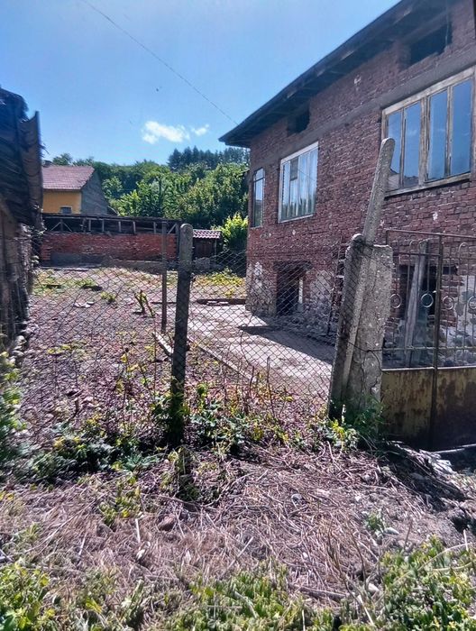 Продава се Къща в с. Шишковци, Област Кюстендил - 160 кв.м за 232 €/кв.м - Снимка #1