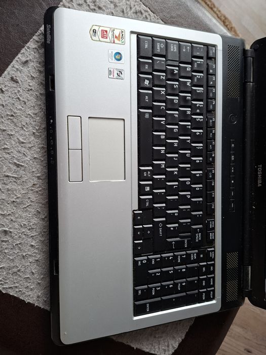 Лаптоп Toshiba satellite