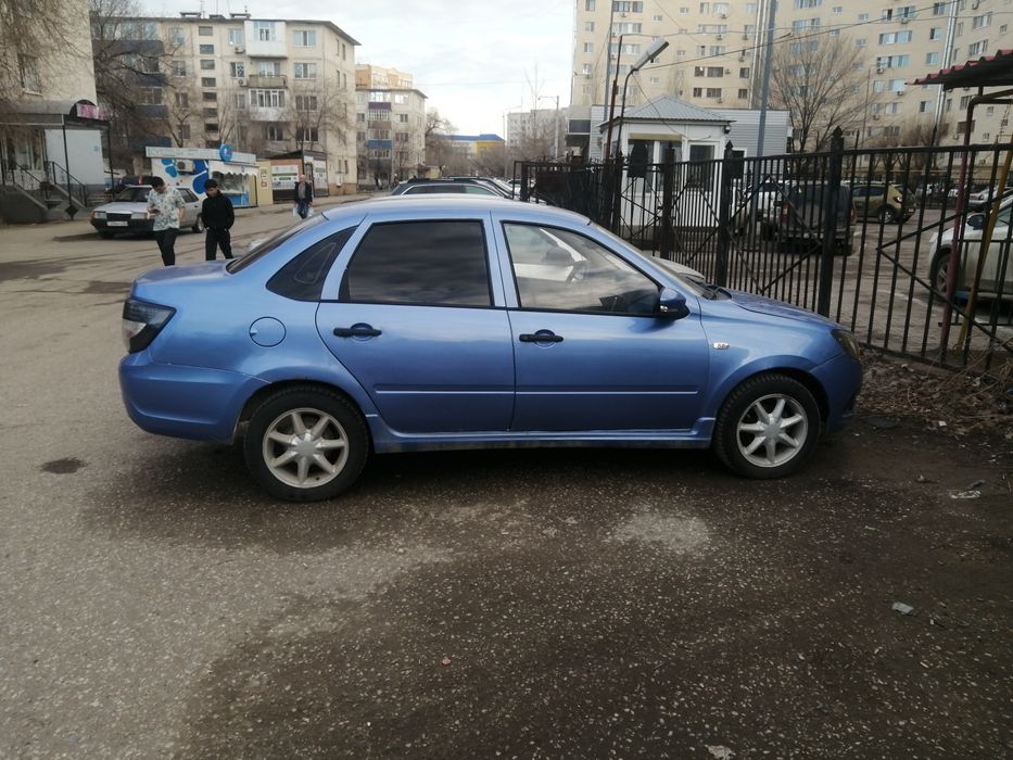 Лада Гранта 2013 год