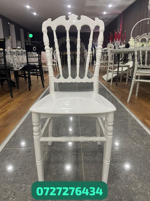 SCAUNE Chiavari 41 lei +TVA