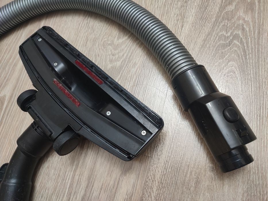 Шланг на пылесос