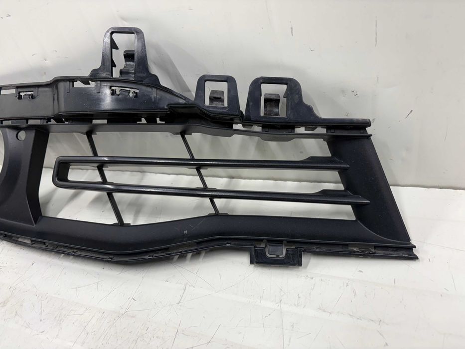 Дясна решетка предна броня БМВ Ф30 Ф31 Фейс BMW F30LCI F31LCI