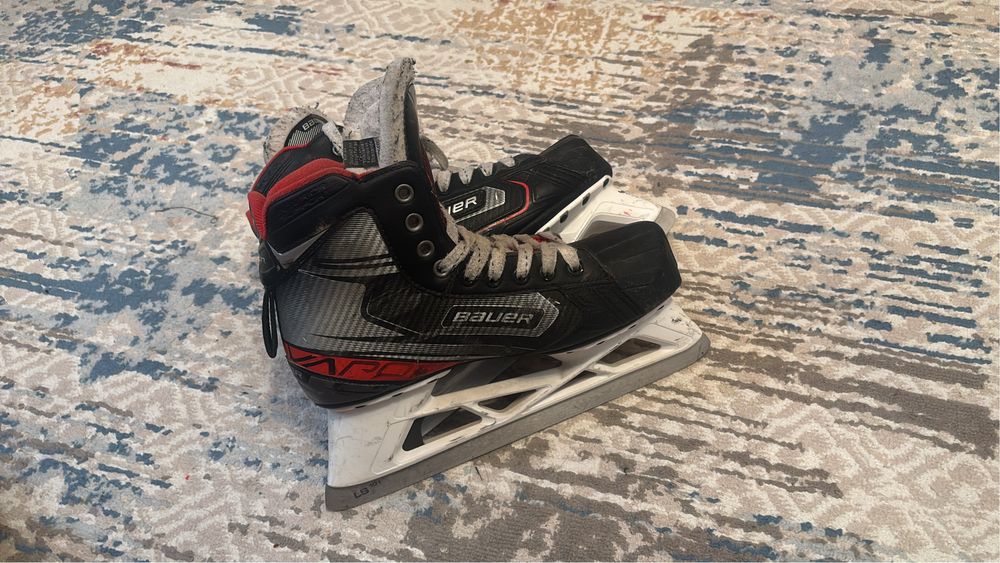 Продам хоккейные коньки BAUER