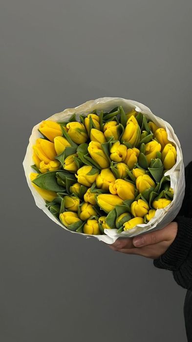 Цветы тюльпаны  , розы ,розницу принимаем заказы