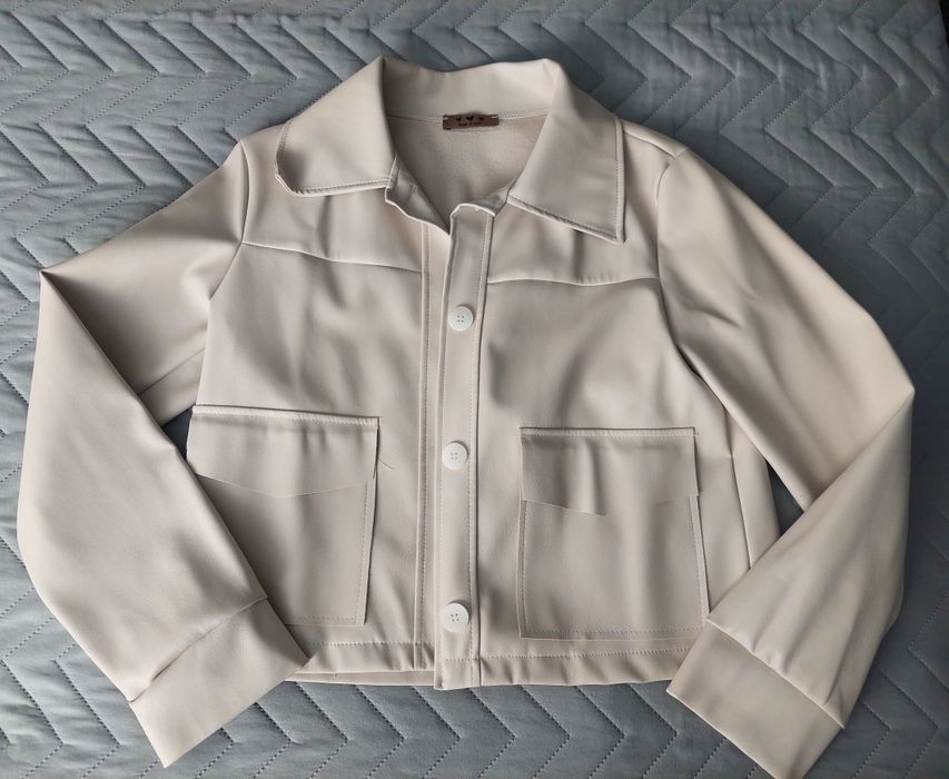 Кожено яке светло бежово