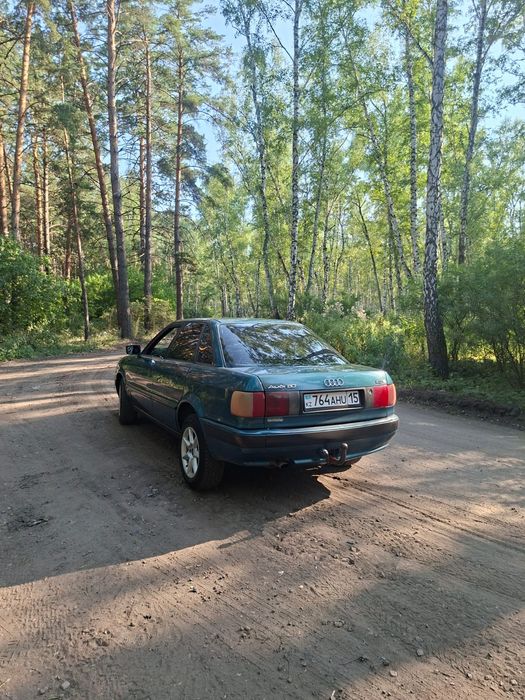 Продам Ауди 80 б4