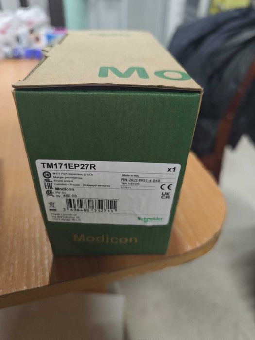 Продам Контроллеры Schneider TM 171 EP 27 R