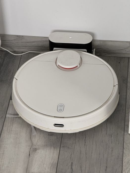 Robot aspirator si  mop Xiaomi cu aplicatie telefon