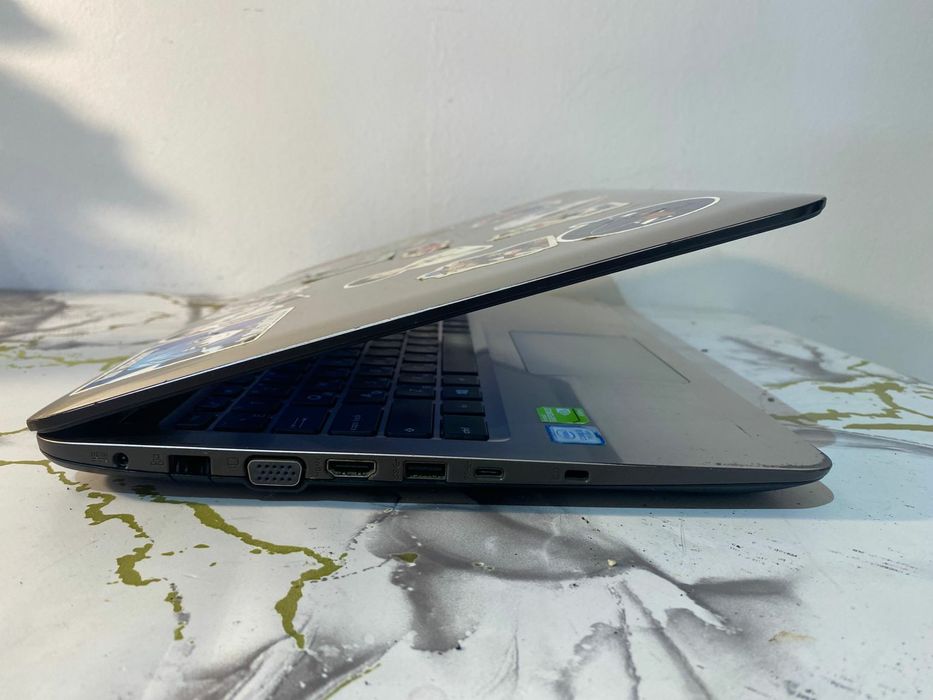 ASUS X556 intel i3/Nvidia GeForce