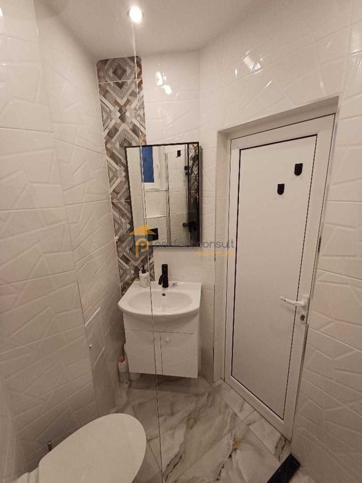 Продава се Тристаен апартамент в Пловдив, Кършияка - 65 кв.м за 3093 €/кв.м - Снимка #13