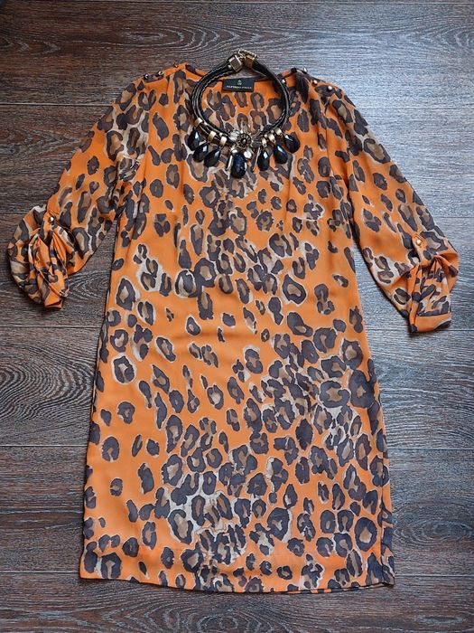 Шифоновое платье +украшение