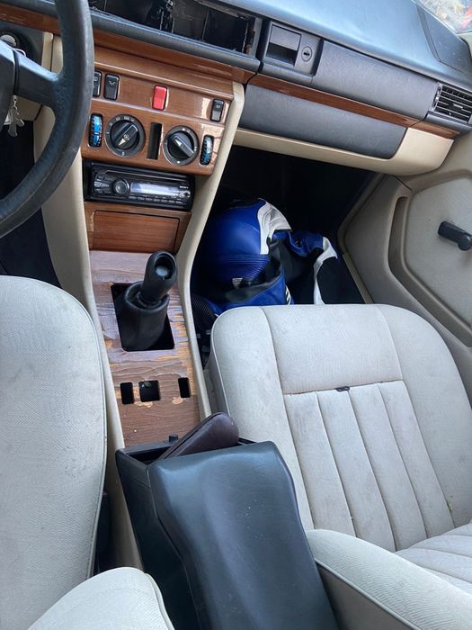 Mercedes W 124 fabricație 1985